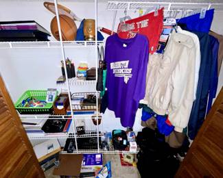 University of Washington items 
Washington Huskies
Notebooks Binders Binder Clips Staples etc