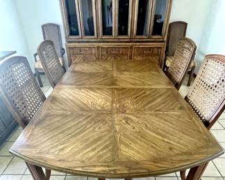 Vintage Stanley Dining table in Fruitwood
- 2 leaves
4 Caned Back Arm chairs
2 Caned Back Arm Chairs