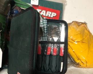 Coleman Camping utensil set