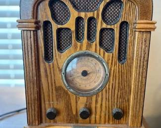 Radio AMFM Cassette by Thomas