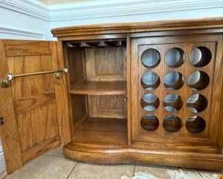 Asking Price: $160
Approx Measurements: 36"w x 19"d x 30"h
Item: Solid Oak Wine Cabinet/Bar
