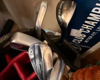 Asking Price: $375
Item: Alabama Golf Bag & Lot of Clubs