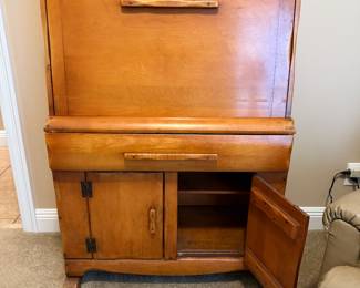 Asking Price: $290
Approx Measurements: 33.5"w x 17"d x 52"h
Item: Antique Secretary, Unique, Solid Maple