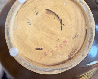Asking Price: $175
Approx Measurements: 17"d x 12"h
Item: Roseville Pinecone Planter/Vase. See photo for minor defect.