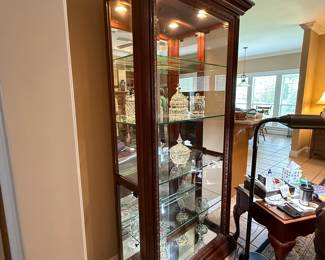 Asking Price: $300
Approx Measurements: 40w x 16d x 81h
Item: Lighted, Wood/Glass Curio Cabinet.