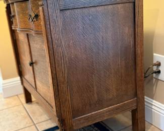 Asking Price: $85
Approx Measurements: 34"w x 20"d, 29"h
Item: Tiger Oak Washstand, Antique