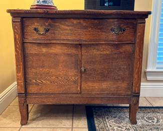Asking Price: $85
Approx Measurements: 34"w x 20"d, 29"h
Item: Tiger Oak Washstand, Antique