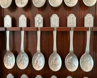 Asking Price: $45
Item: Franklin Mint Spoon Collection, Set of 18 w/Display