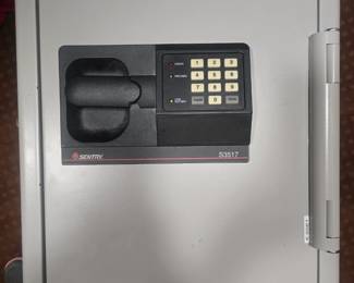 Combination safe
