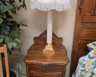 Antique night stand/lamp