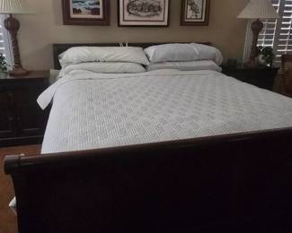 King size sleigh bed with 2 matching night stands