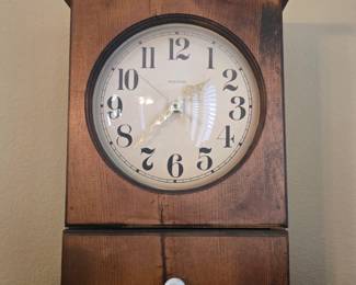 Wood Would mantle clock