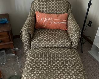 There are a pair of these Flexsteel chairs with ottomans