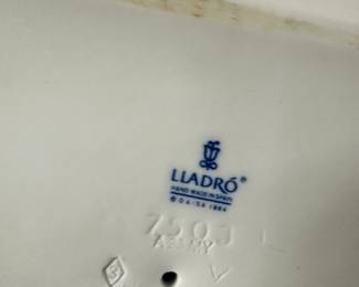 #62 - $45 - Lladro Bermuda Moon gate 12Wx6Dx10H #7503