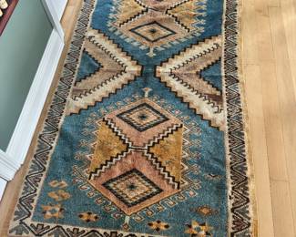 #23 - $100 - Aztec carpet blue/beige 77x42