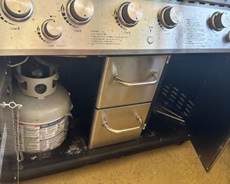 #88 - $250 - Royal Gourmet grill
