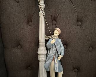 #122 - $195 - Lladro Lamplighter figurine #5205