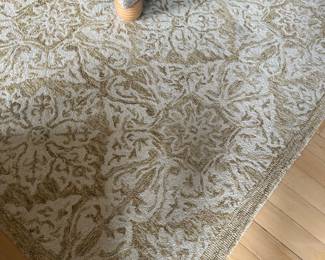 #24 - $140 - Hand hooked rug - Made in India - Beige Collection Supreme 7x9