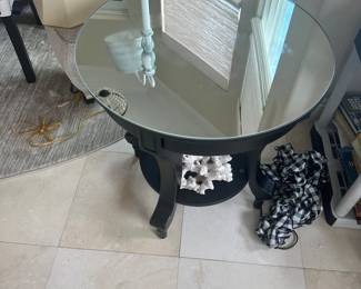 #32 - $100 - Black round table with mirror top 24Dx24H