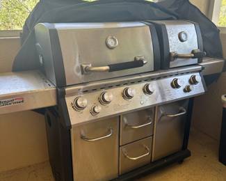 #88 - $250 - Royal Gourmet grill