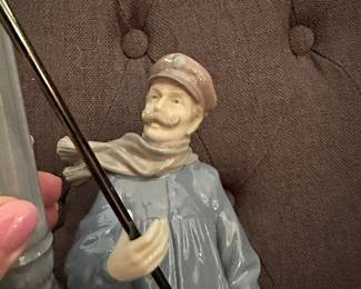 #122 - $195 - Lladro Lamplighter figurine #5205