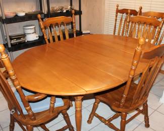Dining Room Table w/6 chairs