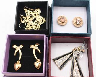 4 pairs of earrings
