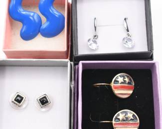 4 pairs of earrings