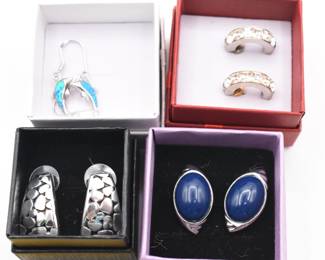 4 pairs of earrings