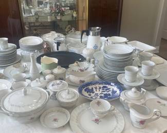 Corning ware, Ble Willow and more. All in good condition.