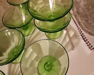 Uranium glasses