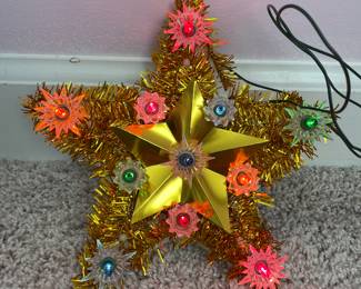 Vintage Christmas tree star- lights up!