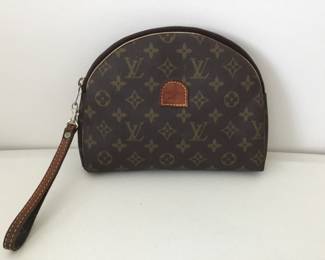Vintage Louis Vuitton wristlet/ cosmetic pouch in signature print