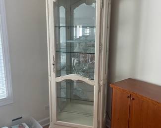 Ethan Allen lighted curio cabinet