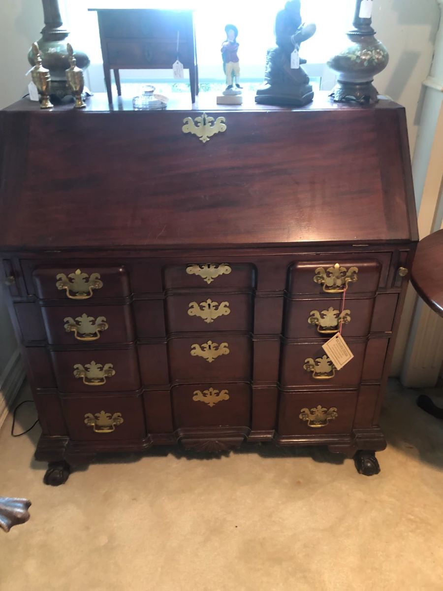 18 th century American block front desk THIS PIECE HAS A RESERVE PRICE SET BY FAMILY