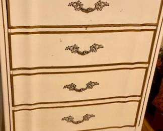 Vintage Provincial 4 Drawer Chest.