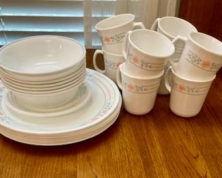 Corelle Apricot Grove. 25 Pc.