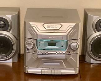 Venture 5 CD/Cassette/Tuner Boombox.