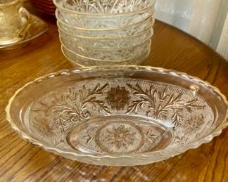 Mid Century Anchor Hocking Sandwich Glass Bowl Set.