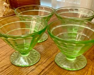 Anchor Hocking Uranium Glass Sherbet  Set. (4)