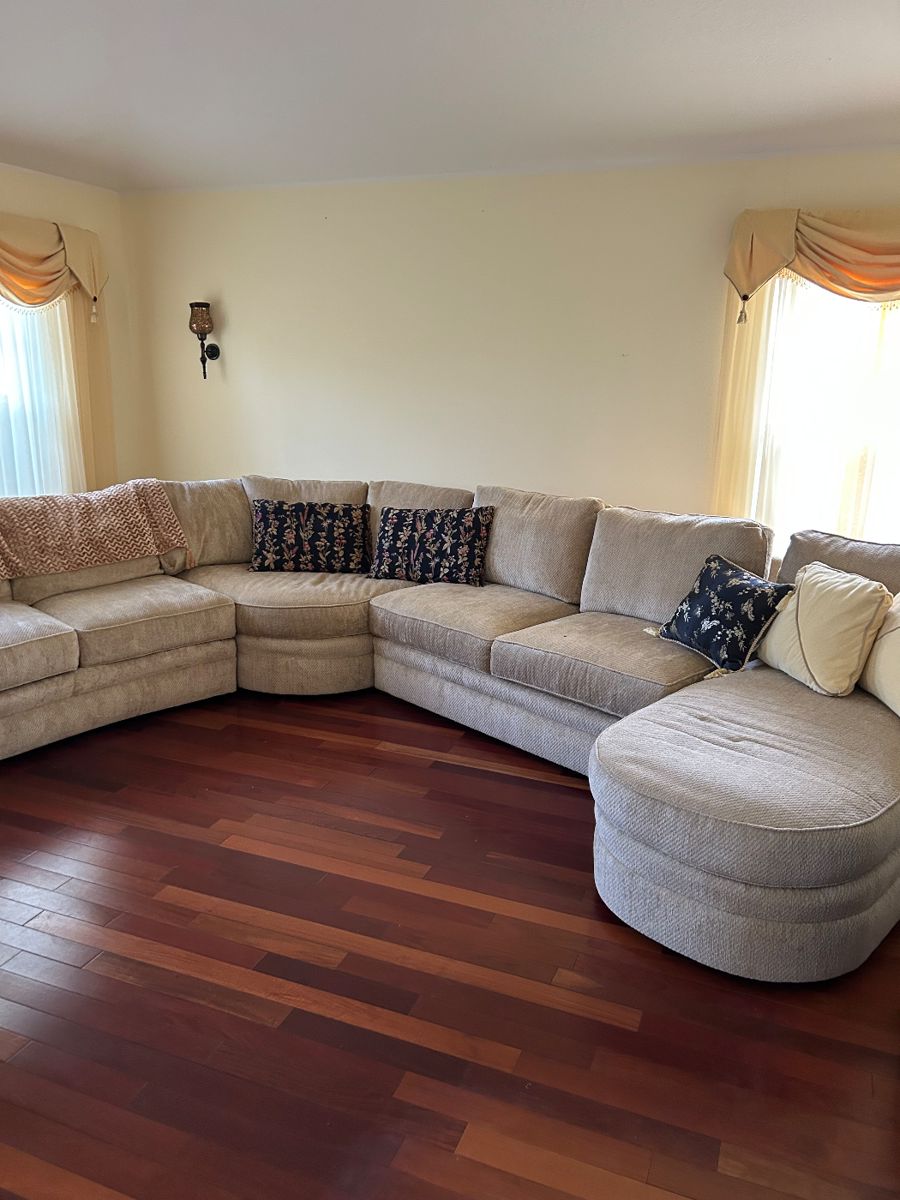 Broyhill 4 Piece Sectional