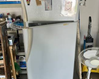 Frigidaire Refrigerator 18.2 CuFt