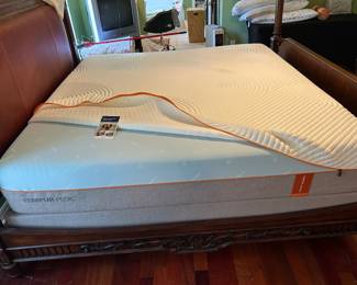King Tempur-Pedicure/Tempur Contour Mattress with Zipper Cover