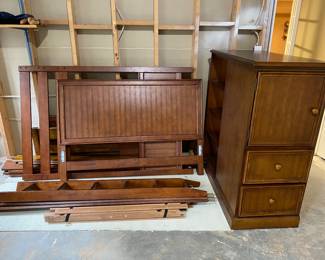BUNK BED WITH CHEST OF DRAWERS / BOOK SHELF