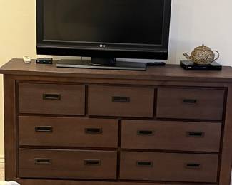 King bedroom set, television