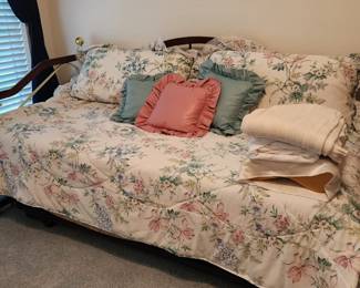 2 daybeds with trundles