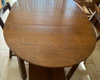 Vintage-Watertown Slide Manufactuing Corporation Wood Table with 2 extra leaves