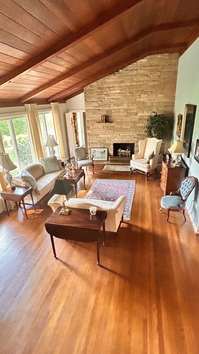 Beautiful Home - antique furniture & Persian rugs