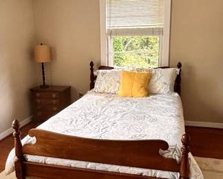 Bed with Acorn finials