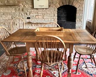 Beautiful rug & dining set
